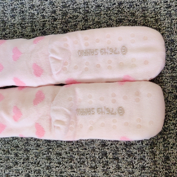 Adorable My Melody Winter Furry Sock Booties! - Picture 4 of 5